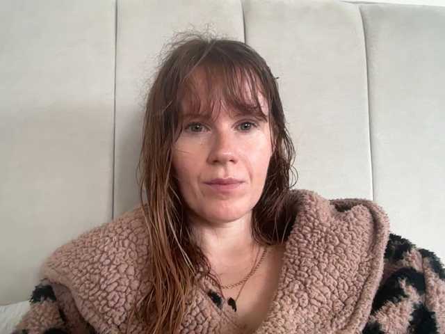  REDHEADROSIE chat room