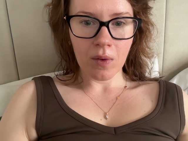 REDHEADROSIE's BongaCams show and profile