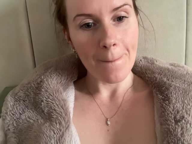 REDHEADROSIE's BongaCams show and profile
