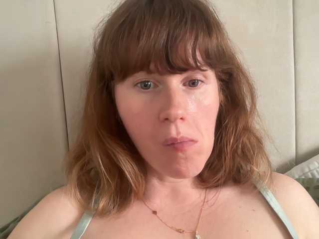 REDHEADROSIE's BongaCams show and profile