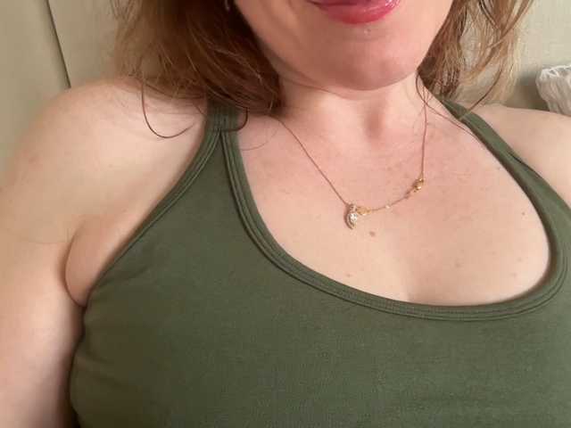 REDHEADROSIE's BongaCams show and profile