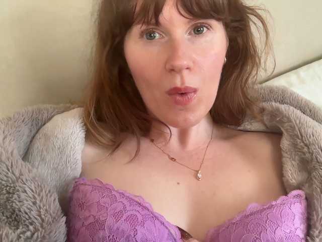 REDHEADROSIE's BongaCams show and profile