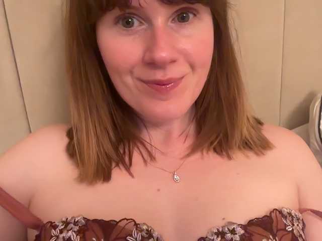 REDHEADROSIE's BongaCams show and profile