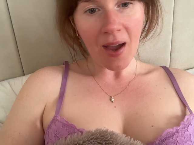 REDHEADROSIE's BongaCams show and profile