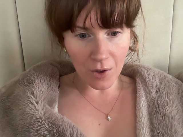 REDHEADROSIE's BongaCams show and profile