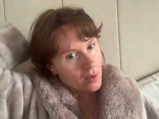 REDHEADROSIE's BongaCams show and profile