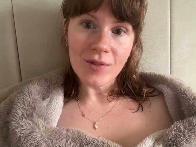 REDHEADROSIE's BongaCams show and profile