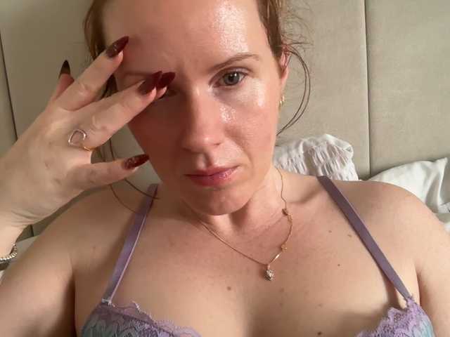 REDHEADROSIE's BongaCams show and profile