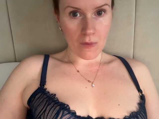 REDHEADROSIE's BongaCams show and profile
