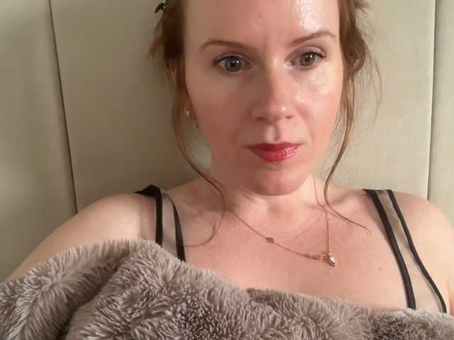 REDHEADROSIE's BongaCams show and profile