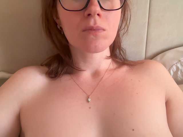 REDHEADROSIE's BongaCams show and profile