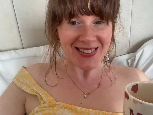 REDHEADROSIE's BongaCams show and profile