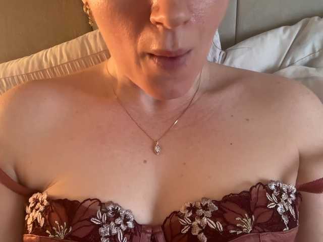 REDHEADROSIE's BongaCams show and profile