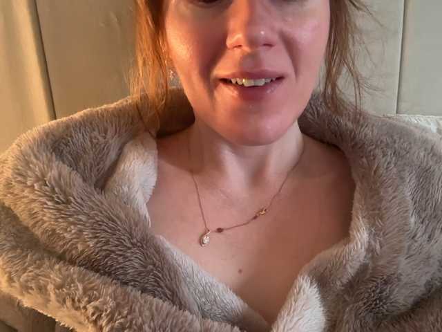 REDHEADROSIE's BongaCams show and profile