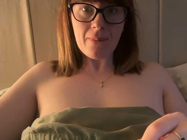 REDHEADROSIE's BongaCams show and profile