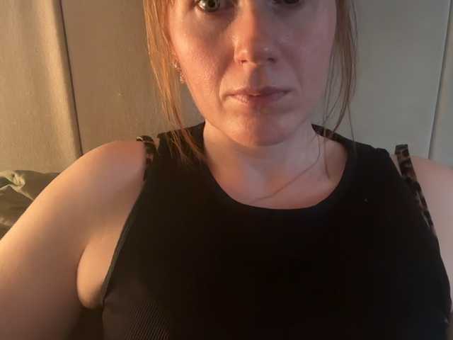 REDHEADROSIE — TIP 85 -- Walking on a treadmill in a thong.36, armpits on display.UK teacher.Naughty vibes.#British #Redhead #MILF #CuteFeet #BigAss #BigBoobs #Twerk #Anal