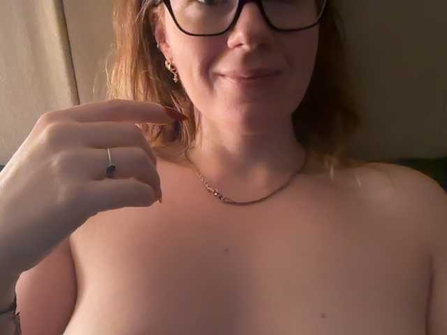 REDHEADROSIE's BongaCams show and profile