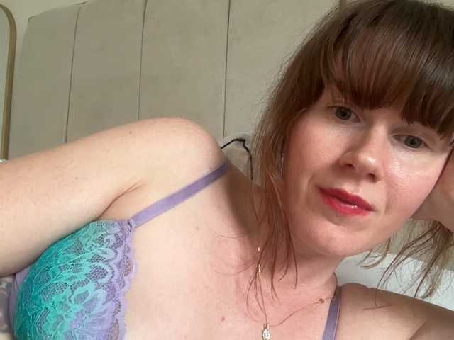 REDHEADROSIE's BongaCams show and profile