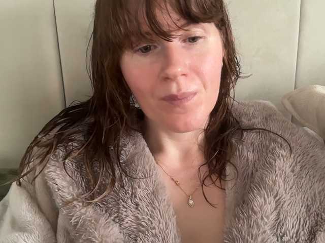 REDHEADROSIE's BongaCams show and profile