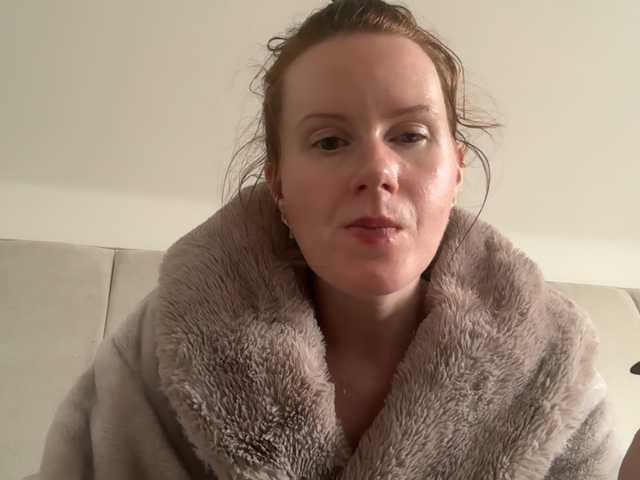 REDHEADROSIE's BongaCams show and profile