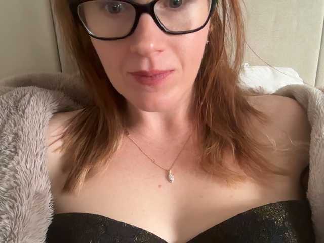 REDHEADROSIE's BongaCams show and profile