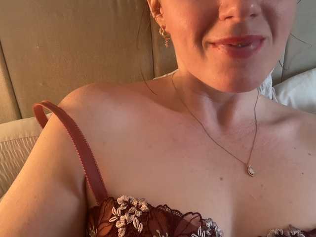 REDHEADROSIE's BongaCams show and profile