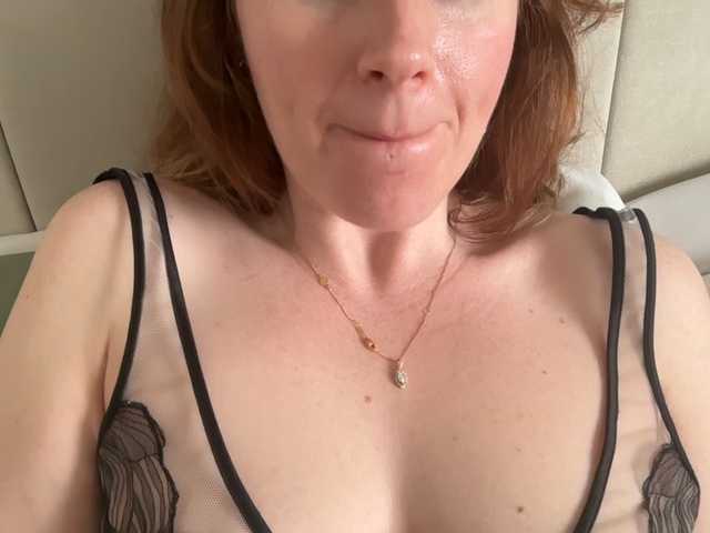 REDHEADROSIE — TIP 85 -- Walking on a treadmill in a thong.36, armpits on display.UK teacher.Naughty vibes.#British #Redhead #MILF #CuteFeet #BigAss #BigBoobs #Twerk #Anal