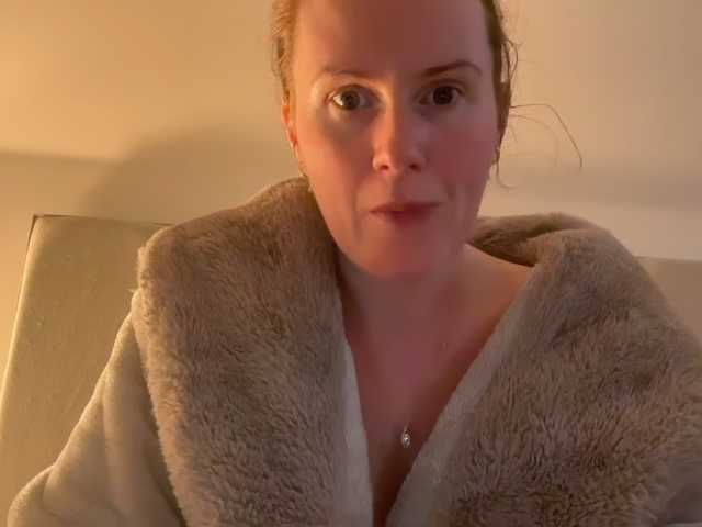 REDHEADROSIE's BongaCams show and profile