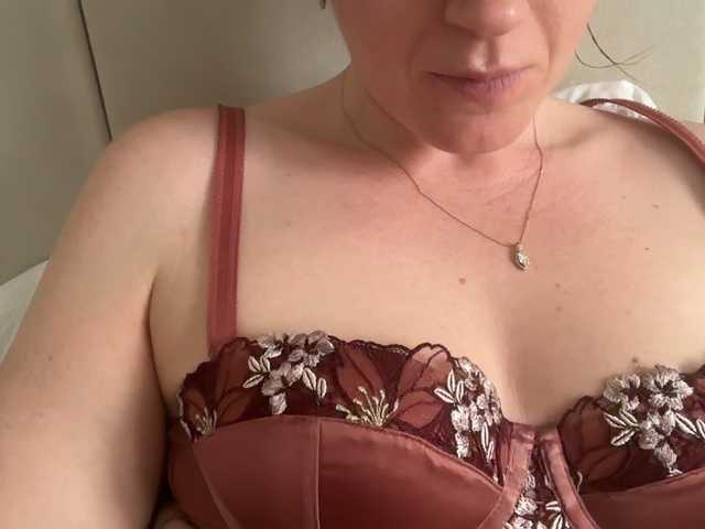 REDHEADROSIE's BongaCams show and profile