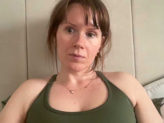 REDHEADROSIE's BongaCams show and profile