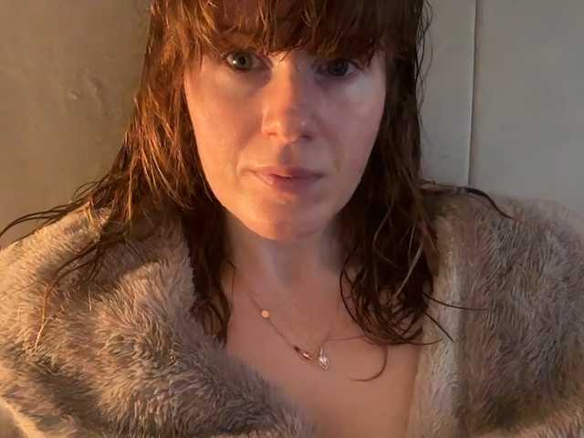 REDHEADROSIE's BongaCams show and profile