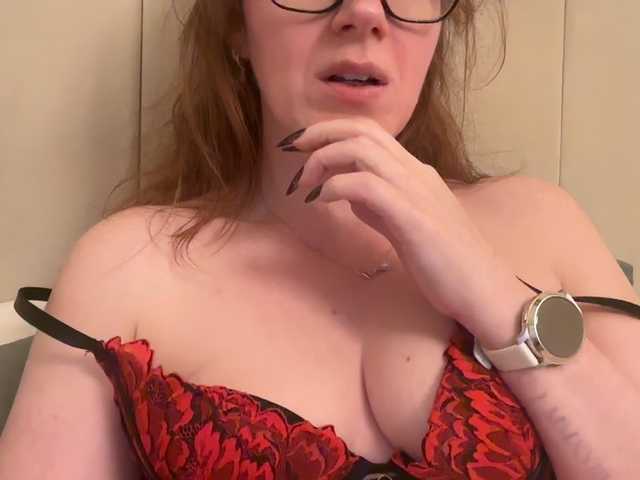 REDHEADROSIE's BongaCams show and profile