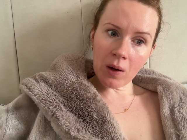 REDHEADROSIE's BongaCams show and profile
