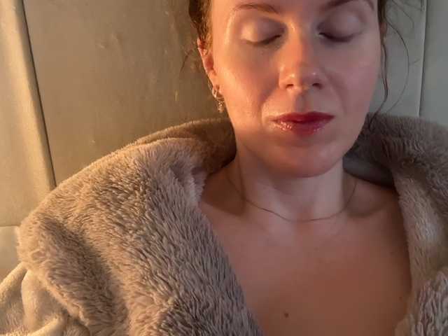 REDHEADROSIE's BongaCams show and profile