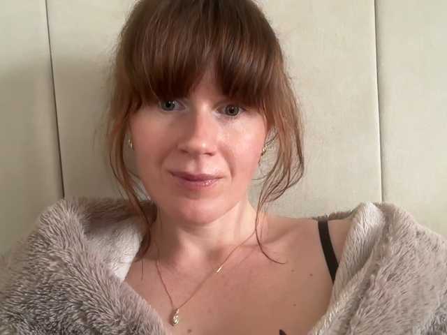REDHEADROSIE's BongaCams show and profile