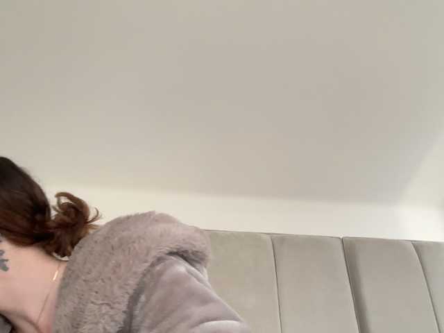 REDHEADROSIE's BongaCams show and profile