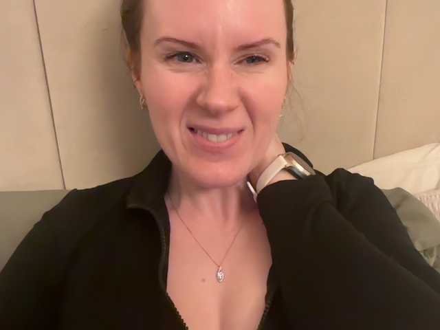 REDHEADROSIE's BongaCams show and profile