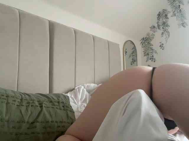 REDHEADROSIE webcam