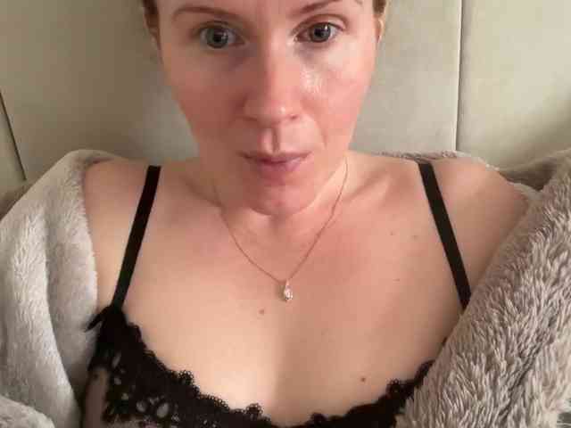 REDHEADROSIE Live Webcam on BongaCams