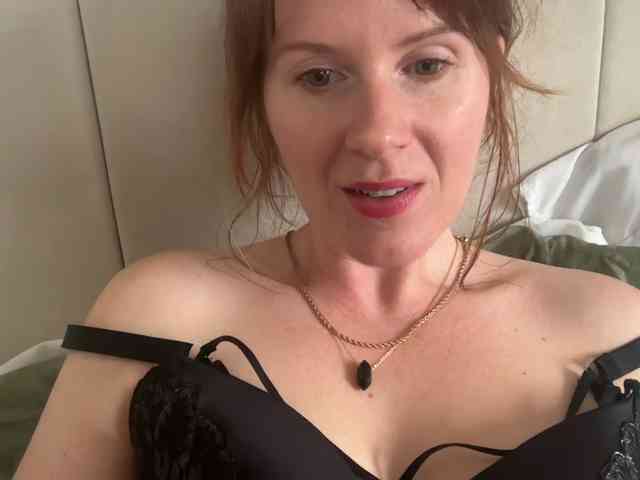 REDHEADROSIE webcam