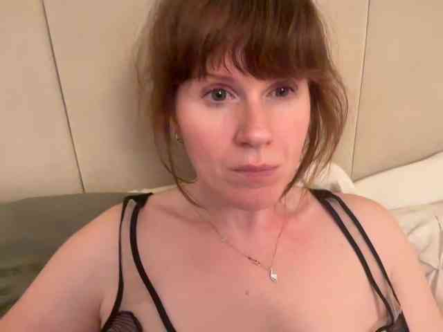REDHEADROSIE webcam