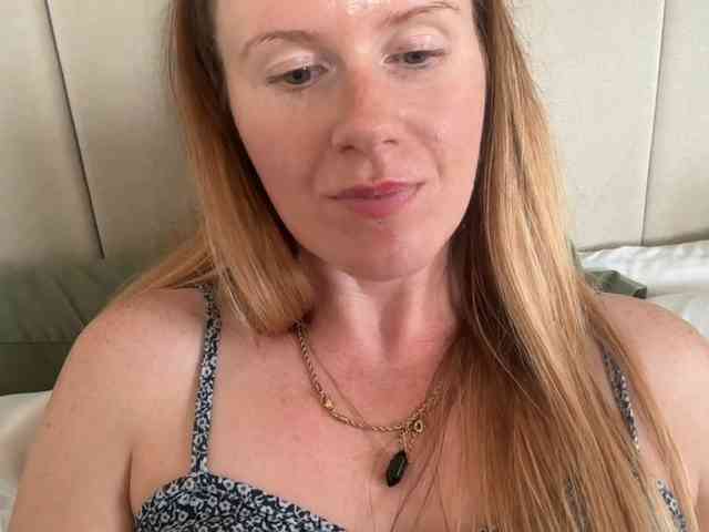 REDHEADROSIE webcam