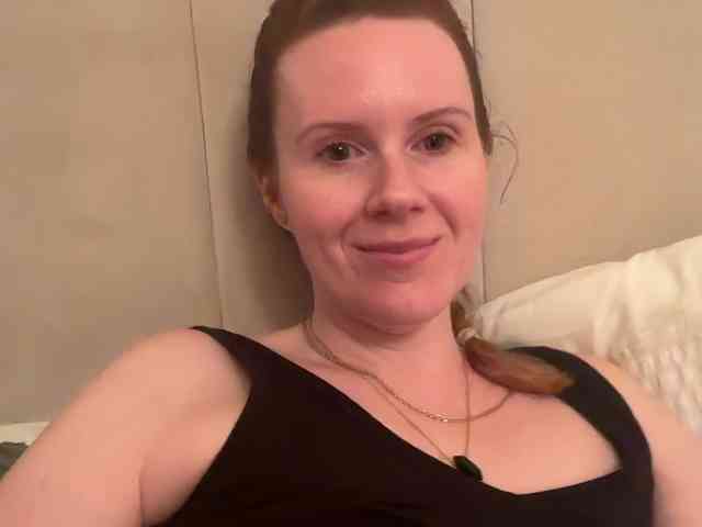 REDHEADROSIE webcam