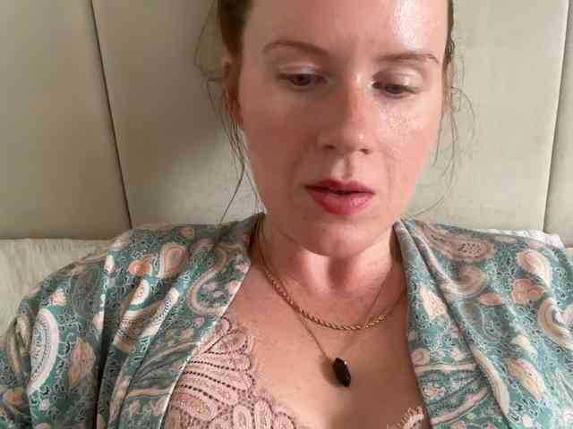 REDHEADROSIE webcam