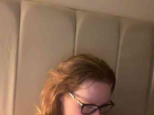 REDHEADROSIE webcam