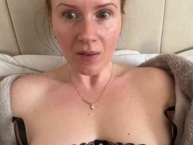 REDHEADROSIE webcam