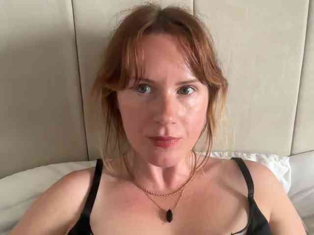 REDHEADROSIE webcam