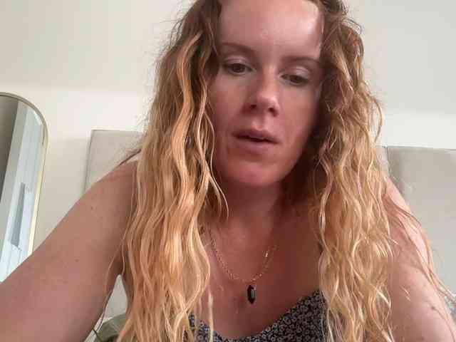 REDHEADROSIE webcam