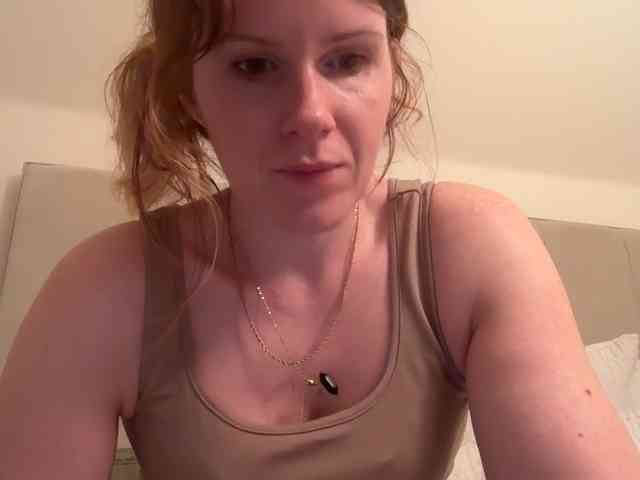 REDHEADROSIE webcam