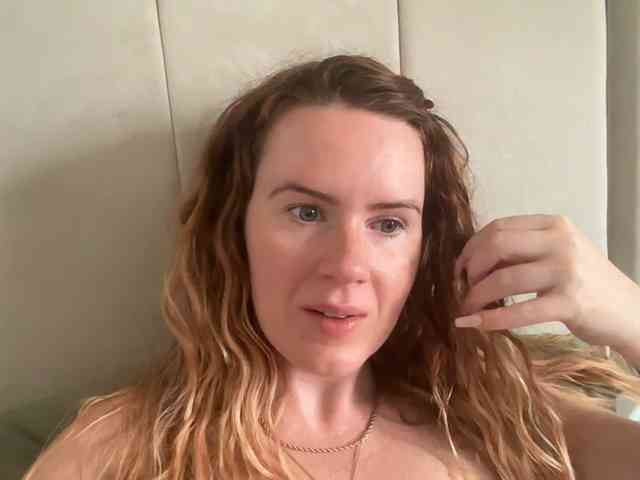 REDHEADROSIE webcam